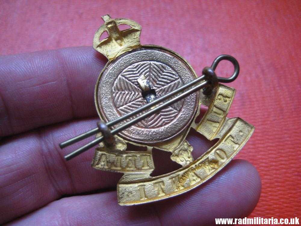 & CANADA - original ENAMEL CAP BADGE maker: J.R. Gaunt London. - Image 5