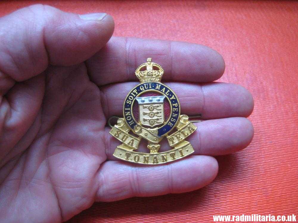 & CANADA - original ENAMEL CAP BADGE maker: J.R. Gaunt London. - Image 7