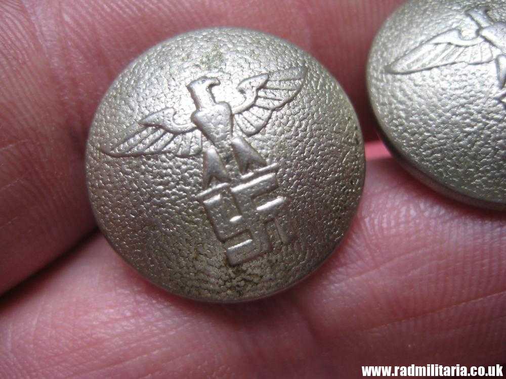 & WW2 PAIR of German NSDAP BUTTONS with eagle, RZM marks: "Assmann & Sohne GES. GESCH" - genuine. - Image 5