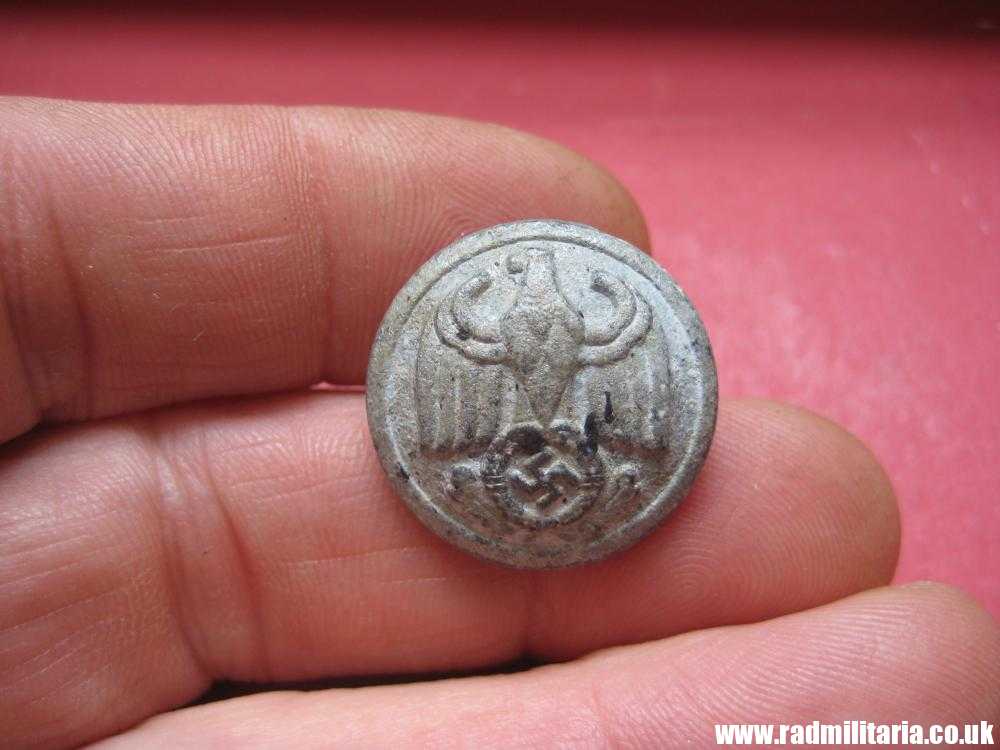 & WW2 original German diplomatic officer's BUTTON, metal detecting find. - Image 2