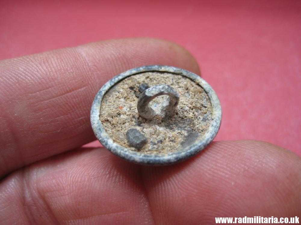 & WW2 original German diplomatic officer's BUTTON, metal detecting find. - Image 7