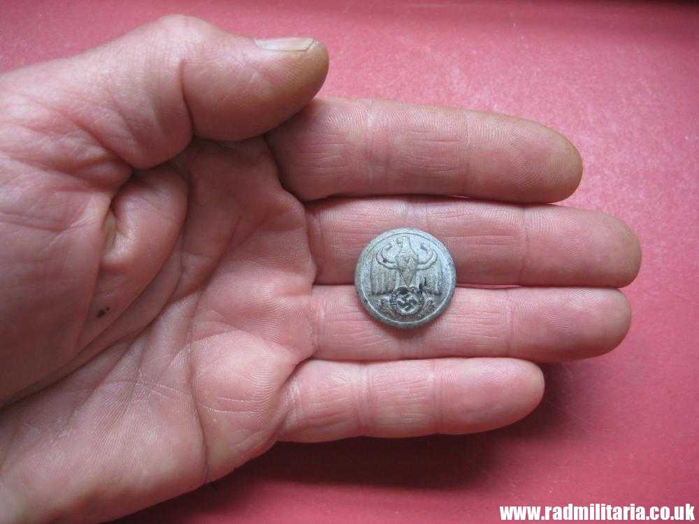 & WW2 original German diplomatic officer's BUTTON, metal detecting find. - Image 8