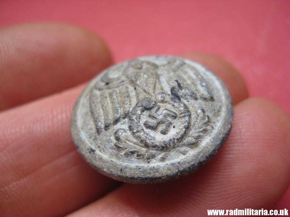 & WW2 original German diplomatic officer's BUTTON, metal detecting find. - Image 11