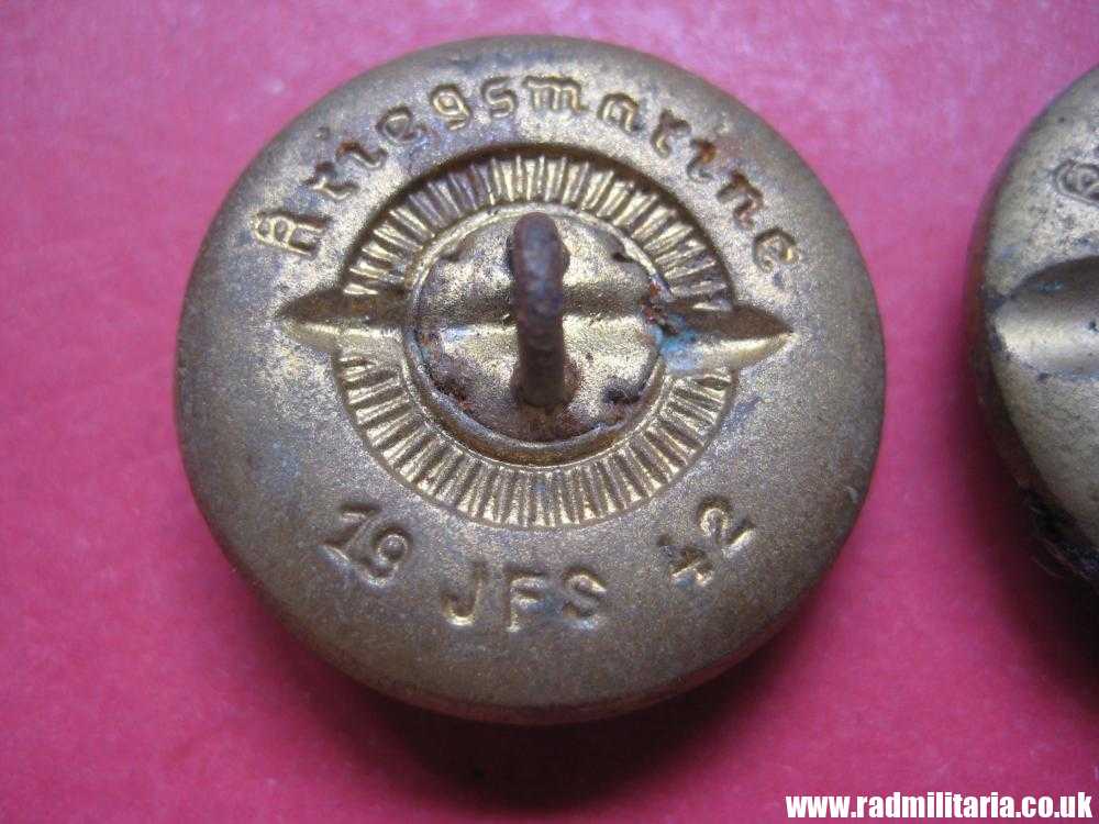 & WW2 German KRIEGSMARINE Glass BUTTONS - SET of 2, different patterns & makers 1942 - Image 7