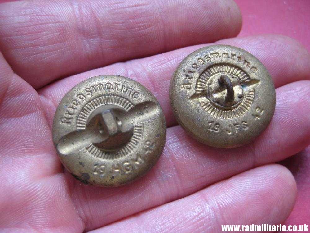 & WW2 German KRIEGSMARINE Glass BUTTONS - SET of 2, different patterns & makers 1942 - Image 13