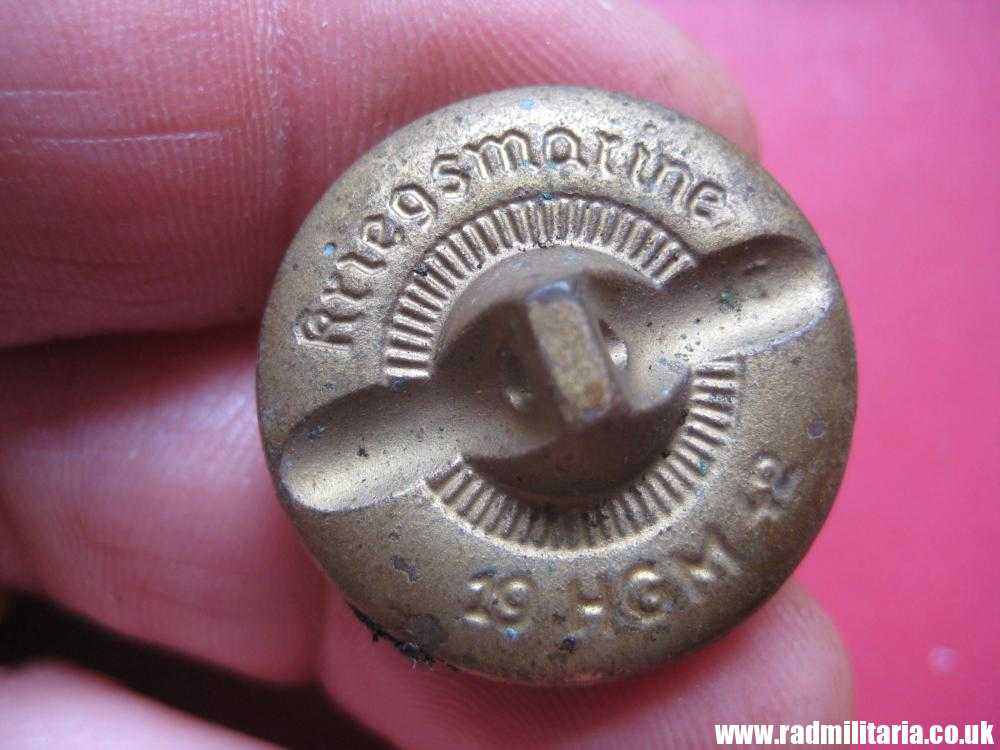 & WW2 German KRIEGSMARINE Glass BUTTONS - SET of 2, different patterns & makers 1942 - Image 18