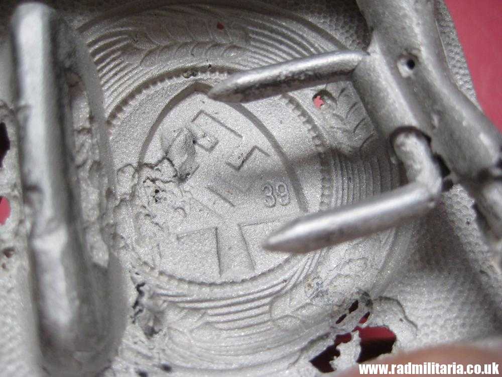 & WW2 original German RAD BELT BUCKLE made of aluminum, marked: 39. metal detecting find. - Image 8