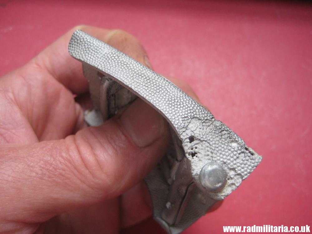 & WW2 original German RAD BELT BUCKLE made of aluminum, marked: 39. metal detecting find. - Image 5