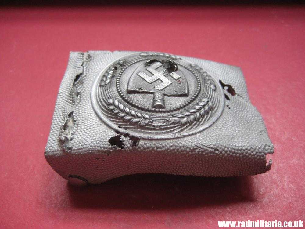 & WW2 original German RAD BELT BUCKLE made of aluminum, marked: 39. metal detecting find. - Image 11