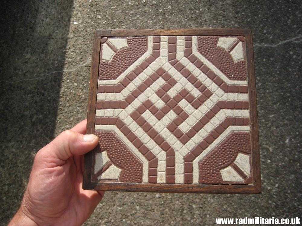 & Original old German FLOOR TILE with SWASTIKA in oak frame. Best German maker: Villeroy & Boch Mettlach XIIII - Rare !! - Image 2