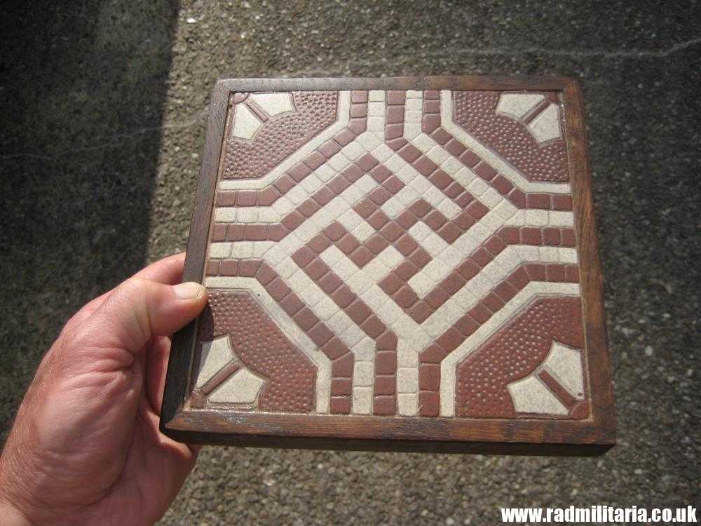 & Original old German FLOOR TILE with SWASTIKA in oak frame. Best German maker: Villeroy & Boch Mettlach VI - Rare !! - Image 5