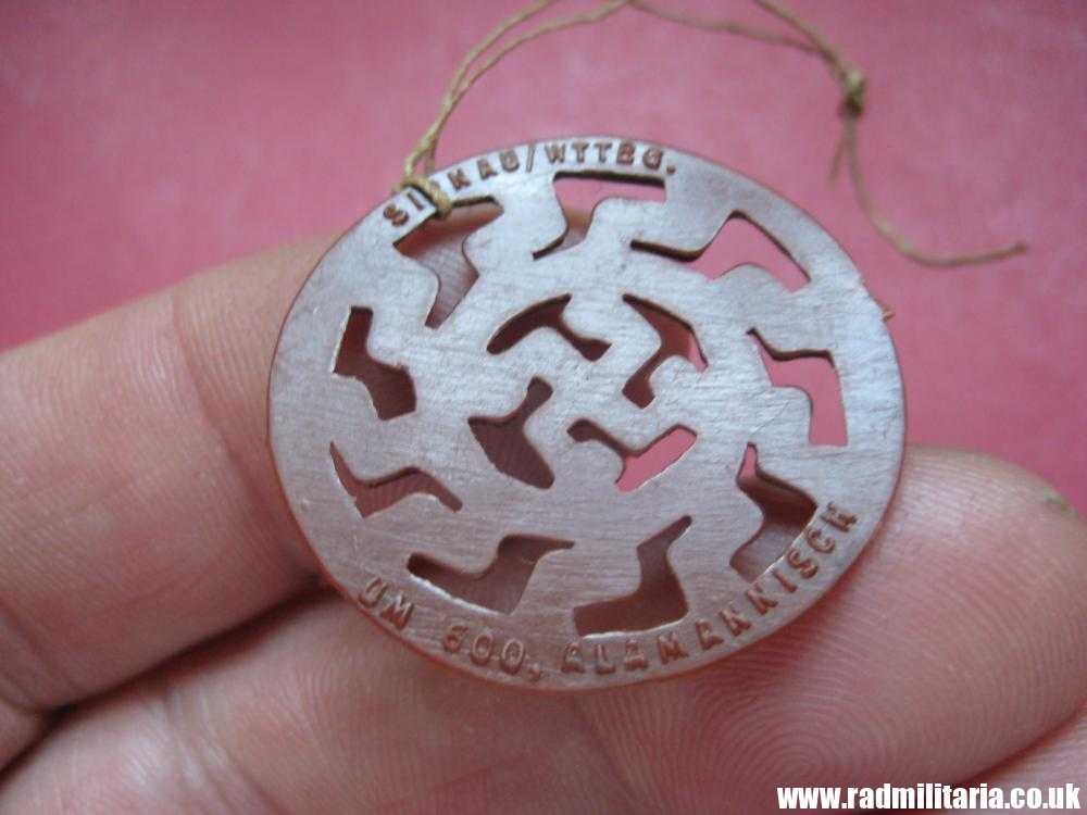 & WW2 German PLASTIC pagan NAZI BADGE with swastika - Genuine !! - Image 5