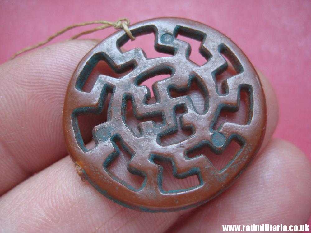 & WW2 German PLASTIC pagan NAZI BADGE with swastika - Genuine !! - Image 6
