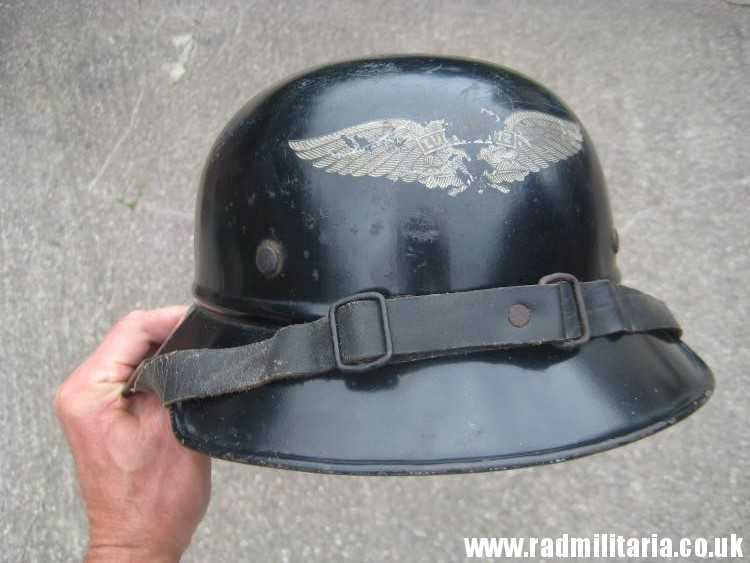 & original WW2 German steel helmet LUFTSCHUTZ "Gladiator" HELMET with liner. - Image 2
