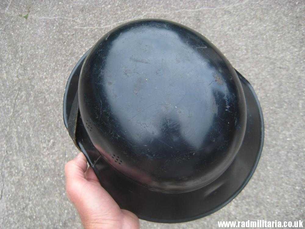 & original WW2 German steel helmet LUFTSCHUTZ "Gladiator" HELMET with liner. - Image 7