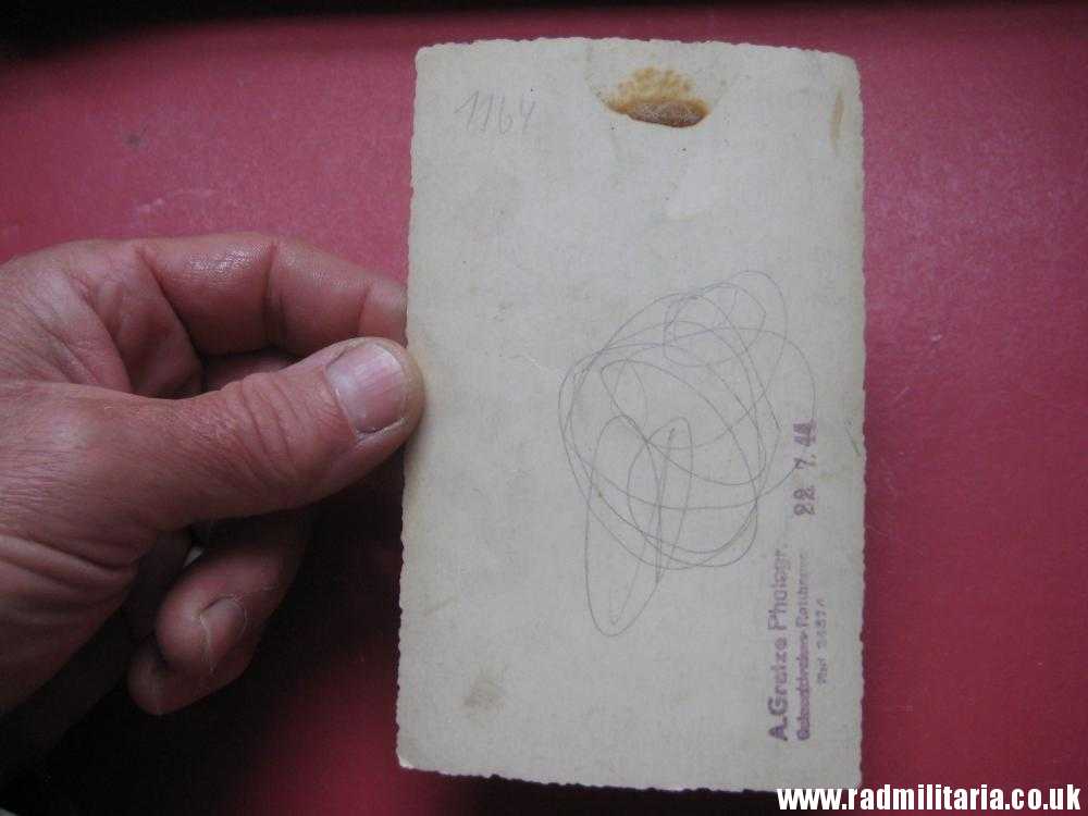 & SET of 2 original WW2 PHOTOS - HitlerJugend & Wehrmacht, brothers? - Image 20