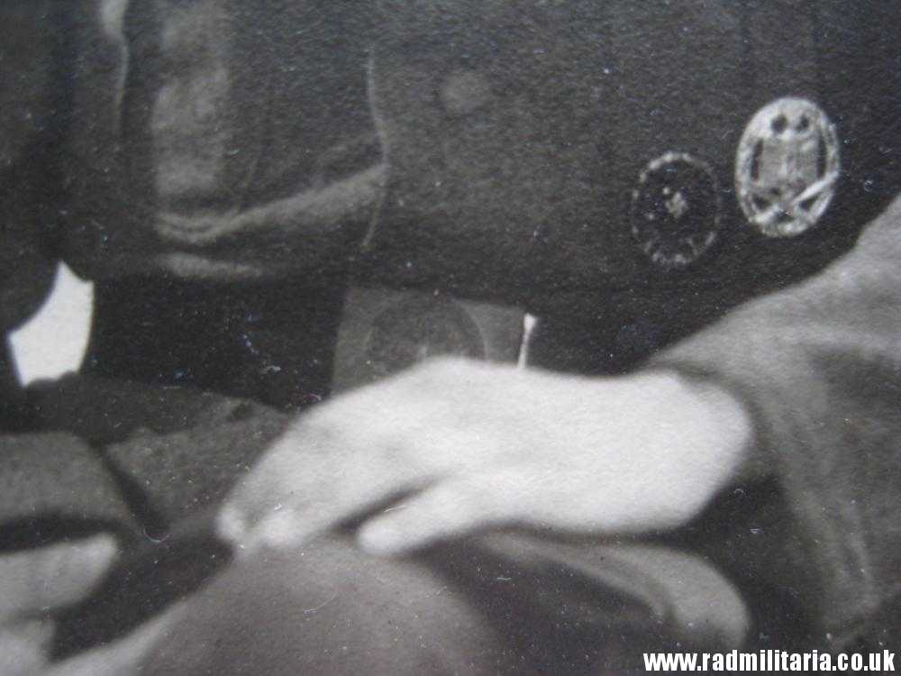 & SET of 2 original WW2 PHOTOS - HitlerJugend & Wehrmacht, brothers? - Image 13