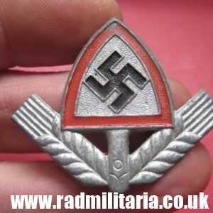 & original WW2 RAD LABOUR CAP BADGE made of zinc.