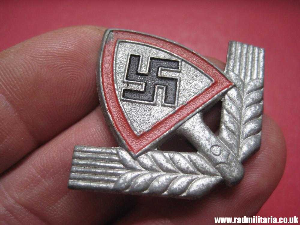 & original WW2 RAD LABOUR CAP BADGE made of zinc. - Image 13