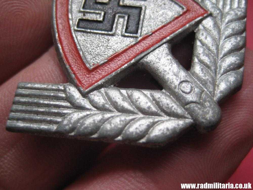 & original WW2 RAD LABOUR CAP BADGE made of zinc. - Image 14