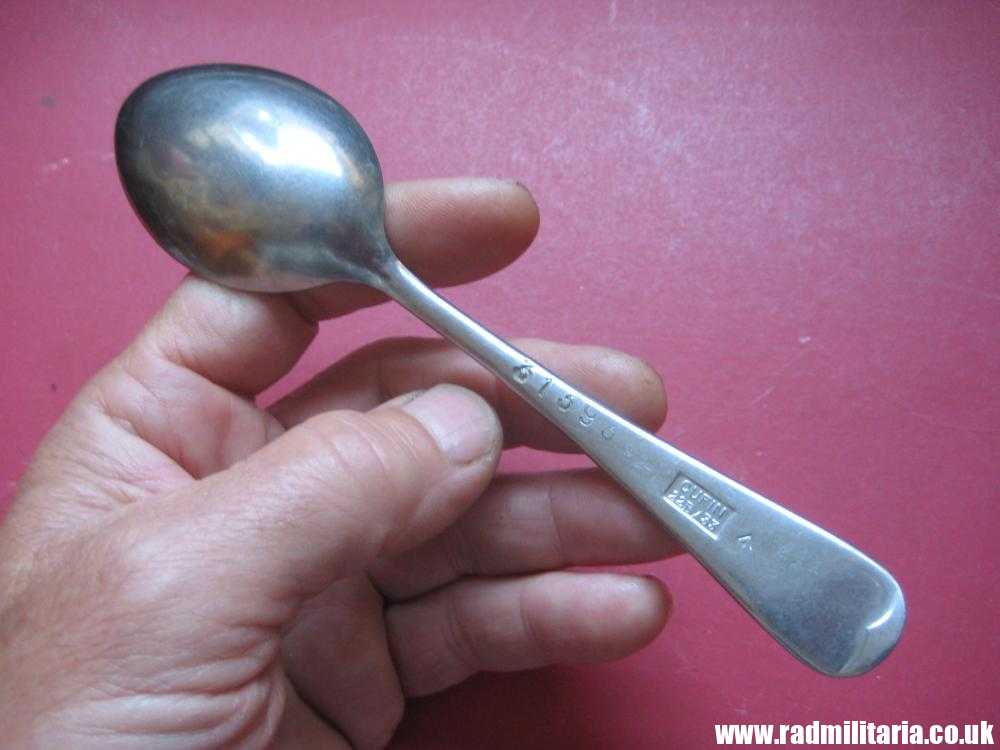 & WW2? British Army SPOON with no date maker: CUFIN 22B/33 /I\. and soldier's no. 3139382. - Image 4