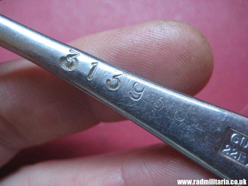 & WW2? British Army SPOON with no date maker: CUFIN 22B/33 /I\. and soldier's no. 3139382. - Image 6