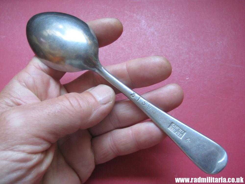 & WW2? British Army SPOON with no date maker: CUFIN 22B/33 /I\. and soldier's no. 3139382. - Image 10