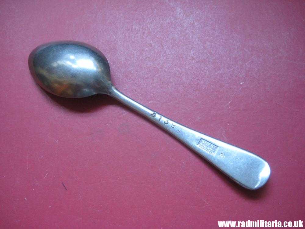 & WW2? British Army SPOON with no date maker: CUFIN 22B/33 /I\. and soldier's no. 3139382. - Image 12