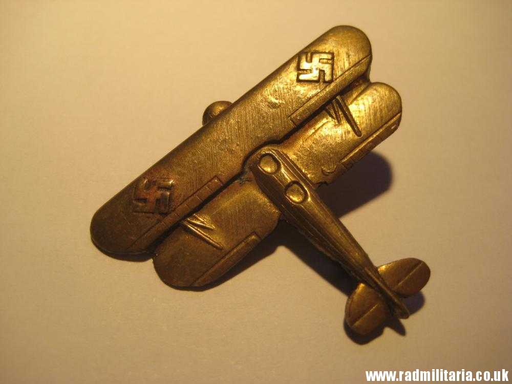 & WW2 original German Luftwaffe DLV - German Air Sports Association (DLV) Badge.
