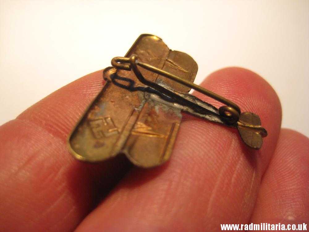 & WW2 original German Luftwaffe DLV - German Air Sports Association (DLV) Badge. - Image 4