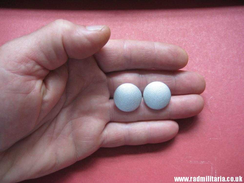 & WW2 a PAIR of German Wehrmacht BUTTONS marked: C. TH. DICKE - perfect condition, genuine !