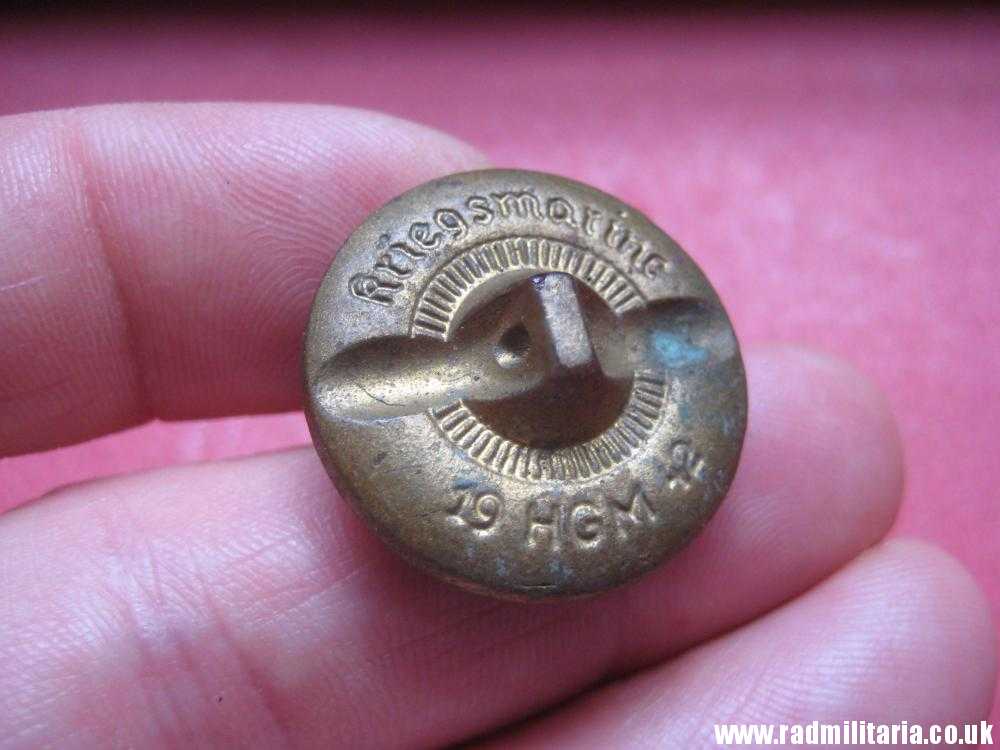 & WW2 German KRIEGSMARINE GLASS BUTTON with maker marks - H.G.M. 1942. - Image 5