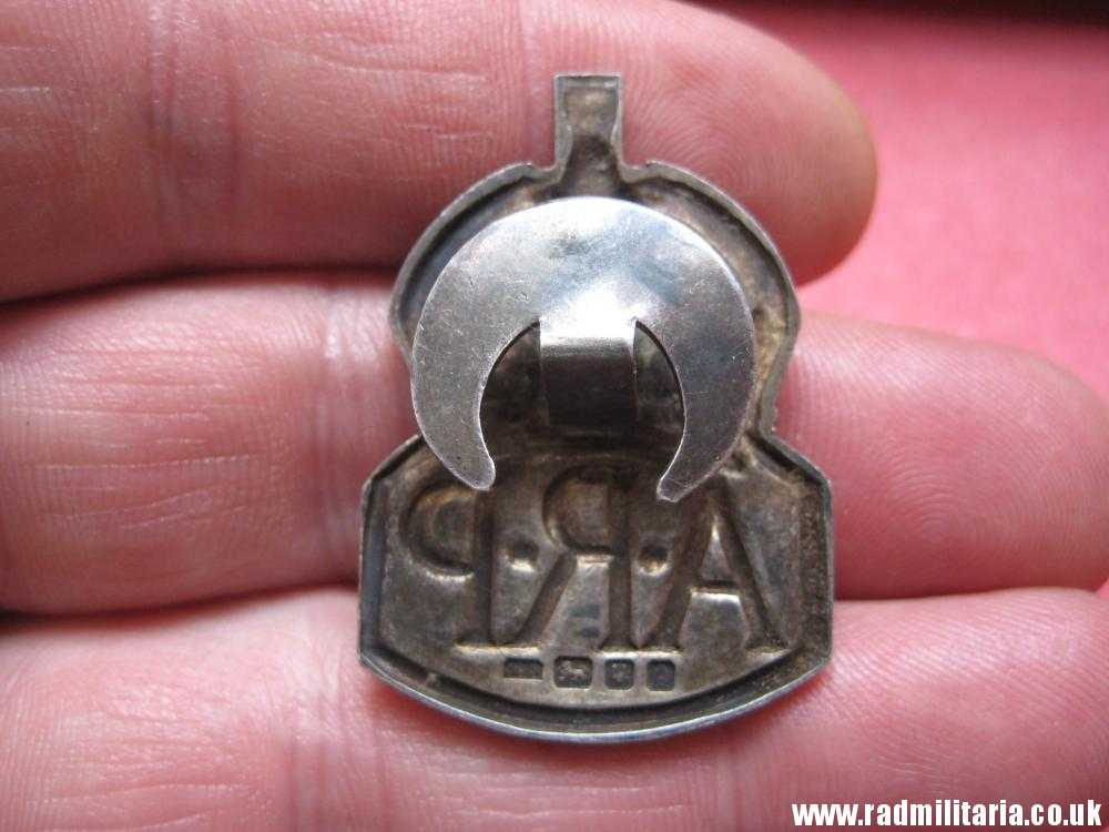 & WW2 original solid silver British BADGE: ARP, made in London 1936. - Image 7
