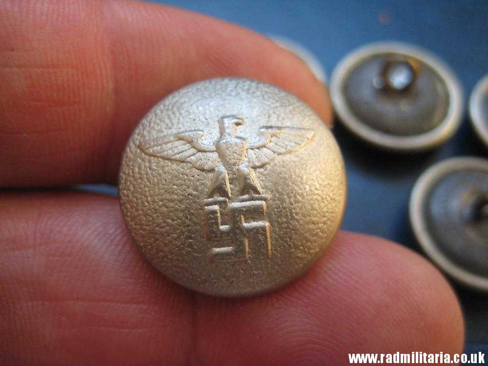 & WW2 SET of 5 German NSDAP BUTTONS with eagle, marks: RZM Assmann & Sohne - genuine - Image 10