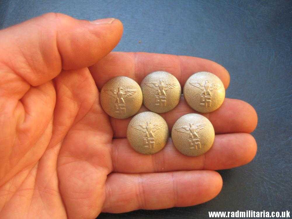 & WW2 SET of 5 German NSDAP BUTTONS with eagle, marks: RZM Assmann & Sohne - genuine - Image 15