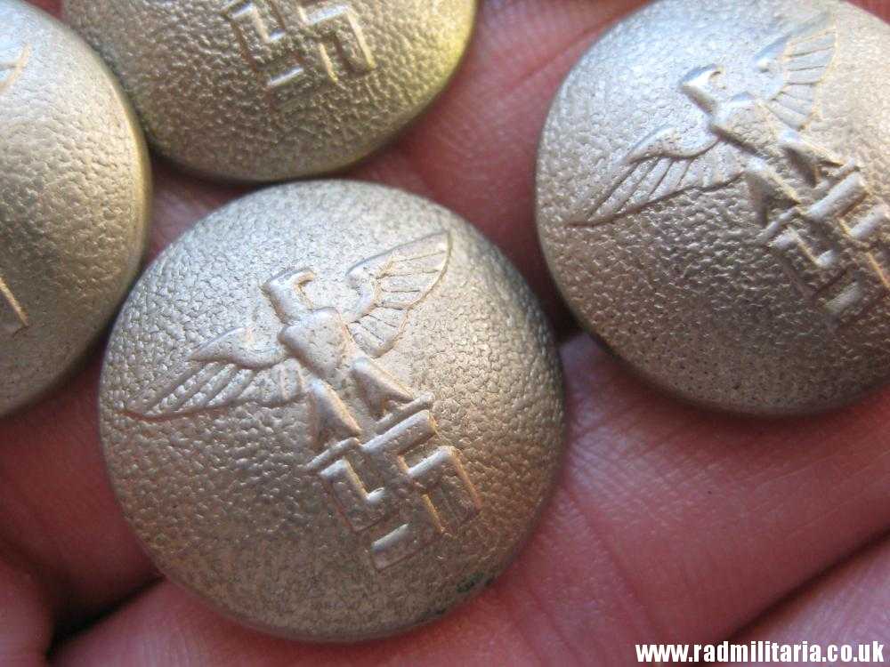 & WW2 SET of 5 German NSDAP BUTTONS with eagle, marks: RZM Assmann & Sohne - genuine - Image 17