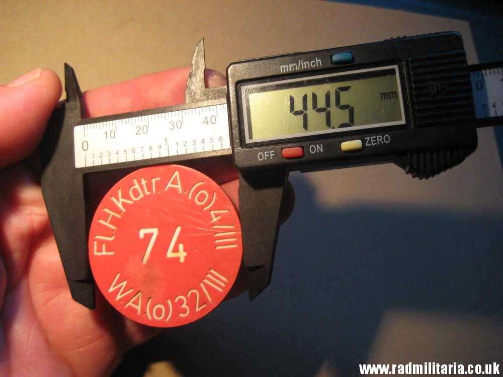 * WW2 German Luftwaffe PLASTIC BADGE: Fl.H.Kdtr.A.(o)4/III W.A.(o)32/III - metal detecting find, RARE !!! - Image 7