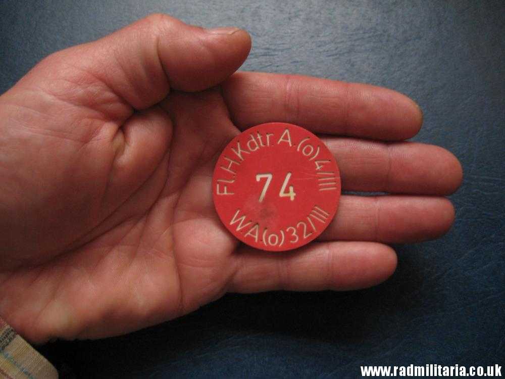 * WW2 German Luftwaffe PLASTIC BADGE: Fl.H.Kdtr.A.(o)4/III W.A.(o)32/III - metal detecting find, RARE !!! - Image 8