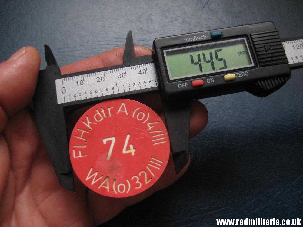 * WW2 German Luftwaffe PLASTIC BADGE: Fl.H.Kdtr.A.(o)4/III W.A.(o)32/III - metal detecting find, RARE !!! - Image 12