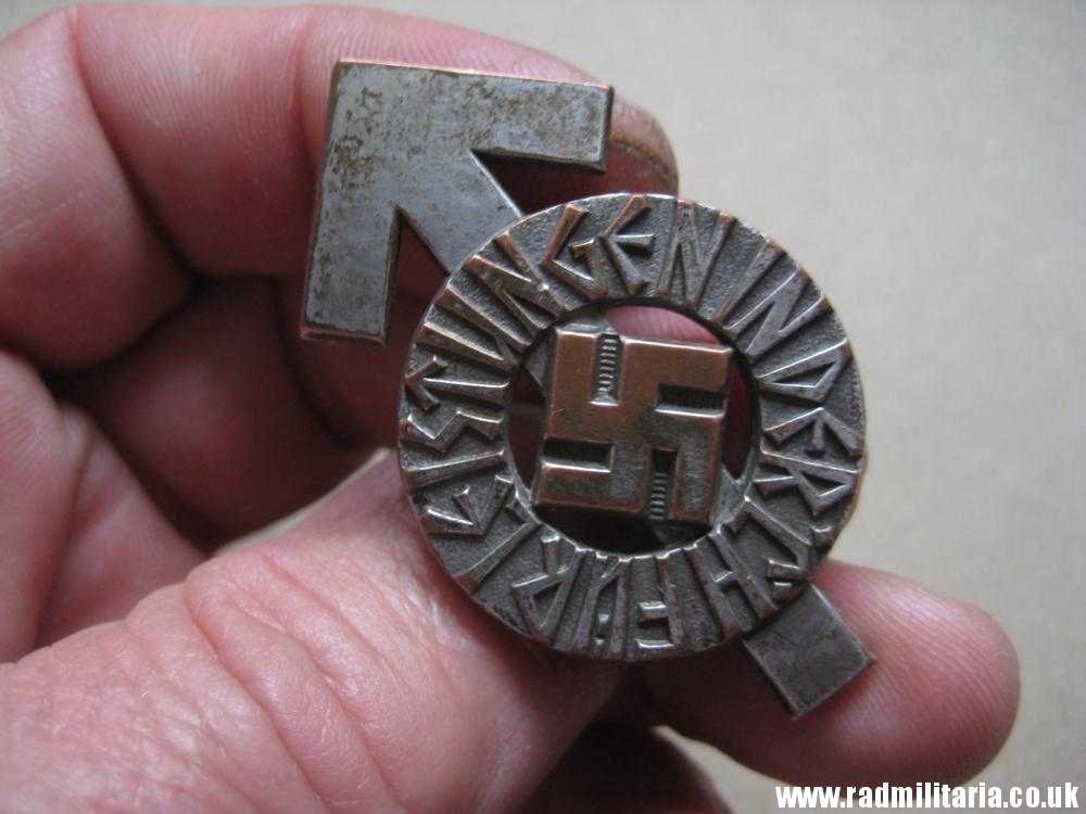& WW2 German HitlerJugend BADGE - FUR LEISTUNGEN IN DER H.J. - maker: RZM M1/63 - Image 19