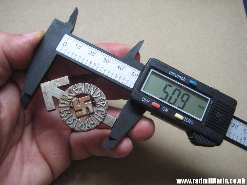 & WW2 German HitlerJugend BADGE - FUR LEISTUNGEN IN DER H.J. - maker: RZM M1/63 - Image 10