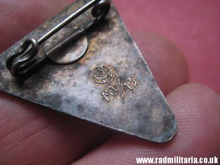 & WW2 German ENAMEL BADGE - NAT. SOZ. FRAUENSCHAFT. maker: RZM M1/13 good condition. - Image 6
