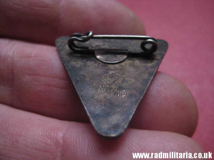 & WW2 German ENAMEL BADGE - NAT. SOZ. FRAUENSCHAFT. maker: RZM M1/13 good condition. - Image 11