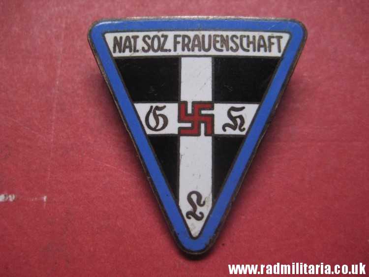 & WW2 German ENAMEL BADGE - NAT. SOZ. FRAUENSCHAFT. maker: RZM M1/13 good condition. - Image 8