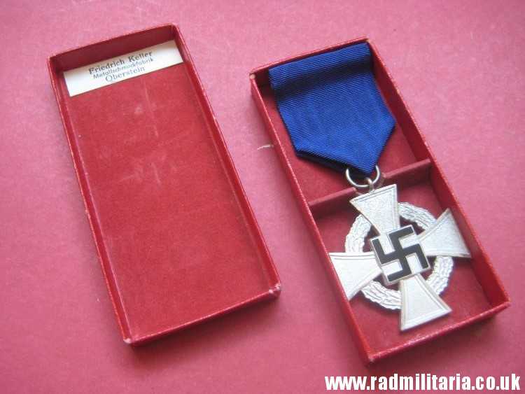 & WW2 enamel CROSS with box. FUR TREUE DIENSTE, Faithful Service Decoration, maker: F. Keller Metallschmuckfabrik Oberstein. - Image 7