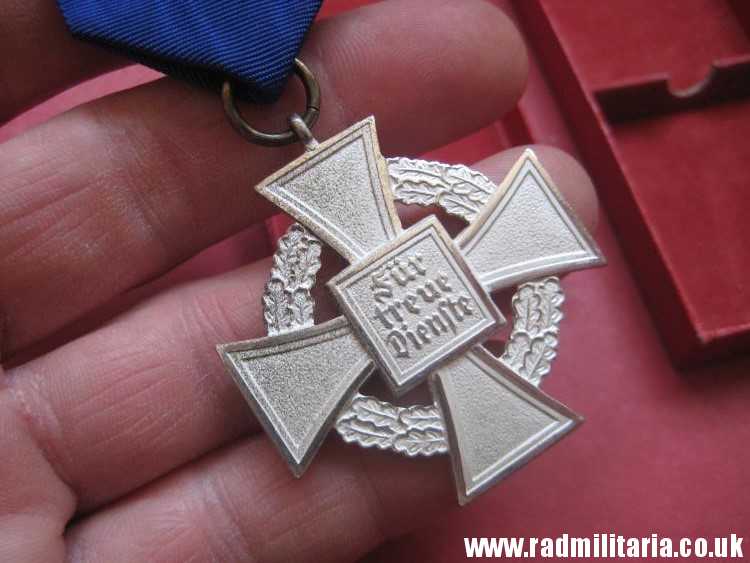 & WW2 enamel CROSS with box. FUR TREUE DIENSTE, Faithful Service Decoration, maker: F. Keller Metallschmuckfabrik Oberstein. - Image 12