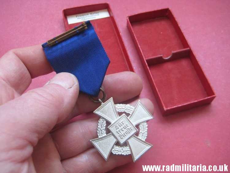 & WW2 enamel CROSS with box. FUR TREUE DIENSTE, Faithful Service Decoration, maker: F. Keller Metallschmuckfabrik Oberstein. - Image 13