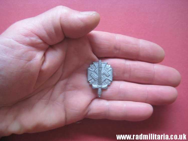 & WW2 small nazi GERMAN zinc BADGE with Iron Cross and swastika, maker: "80" genuine. - Image 2