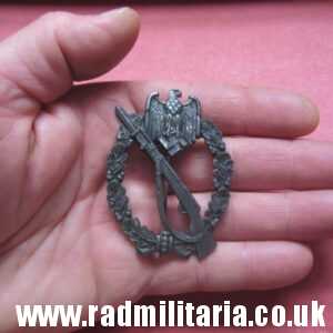 & original WW2 German INFANTRY ASSAULT BADGE in very good/perfect condition.