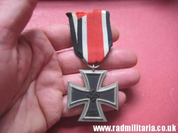 & original WW2 German IRON CROSS 2nd Class in very good condition, short ribbon - genuine. - Image 16